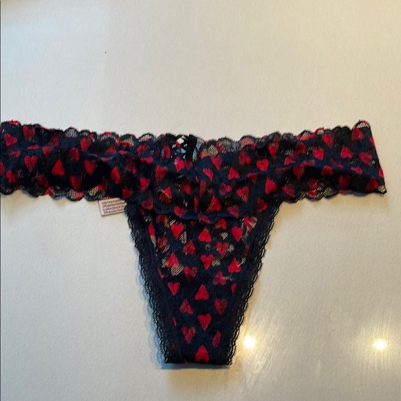 🆕 Victoria's Secret Red Tote with Assorted Panties Underwear, Size M - Picture 11 of 14